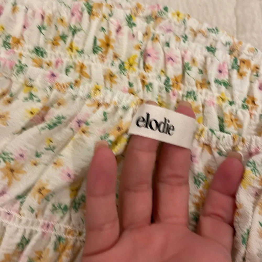 Elodie Yellow Smocked Floral Cropped Crop Top Size Medium - Picture 5 of 5